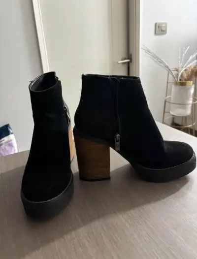 Botines negros de tacón alto - miniatura 1