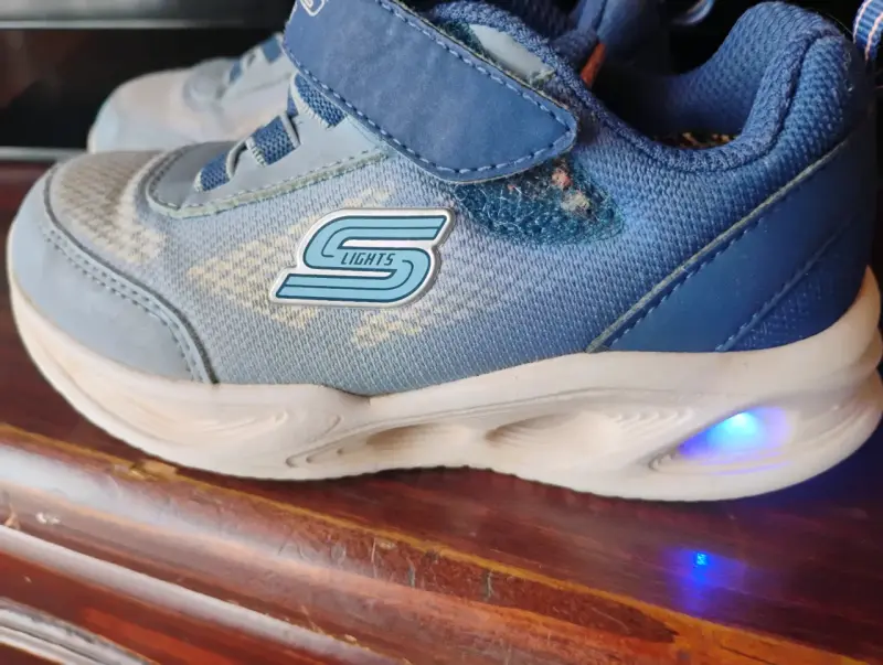 Zapatillas Skechers S-Lights número 23 - 3