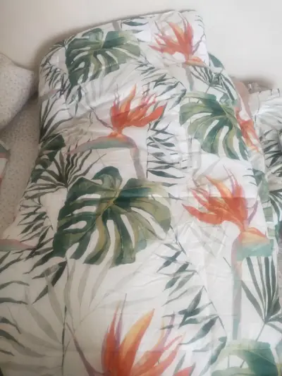 Edredón estampado tropical - miniatura 1