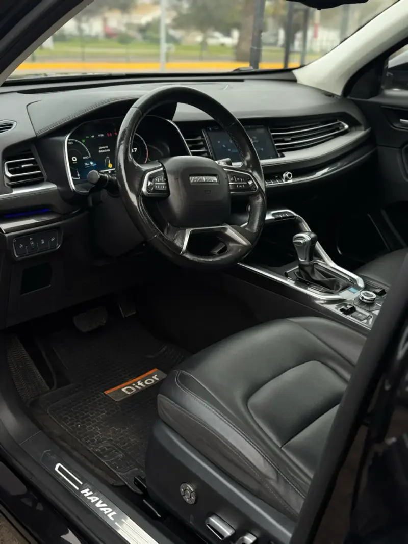 SUV Haval H6 Deluxe - 5