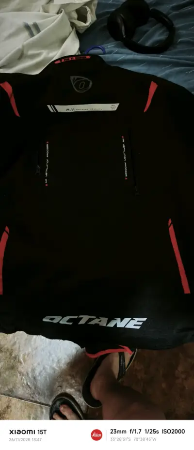 Chaqueta de moto negra y roja - miniatura 5