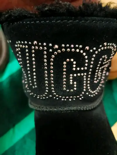 Botas UGG  negras con cristales - miniatura 1
