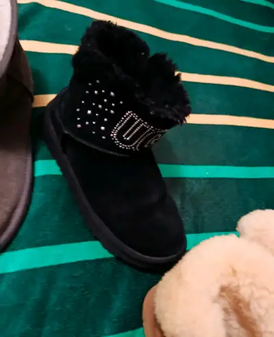 Botas UGG  negras con cristales - miniatura 4