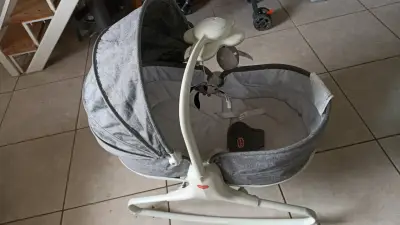 Silla mecedora para bebé gris - miniatura 2