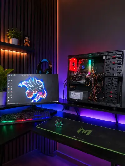 PC gamer con monitor RGB - miniatura 1