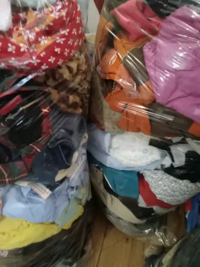 Ropa en bolsas por kilo, ropa de invierno de niño - miniatura 2