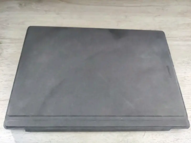 Microsoft Surface Pro 5 - Intel Core i7, 16GB RAM, - 6