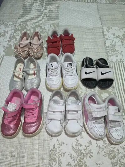 Lote de zapatos infantiles mixtos y pijamas abriga - miniatura 3
