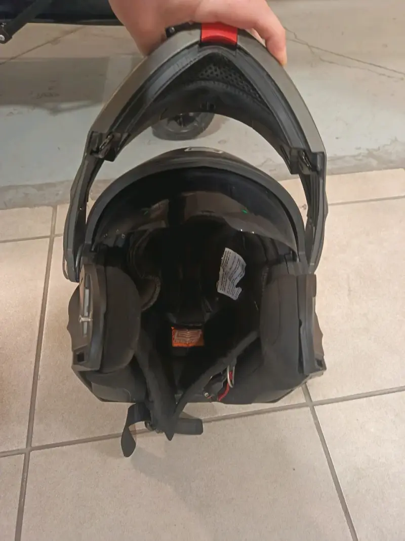 Casco de motocicleta gris abatible con lentes - 5