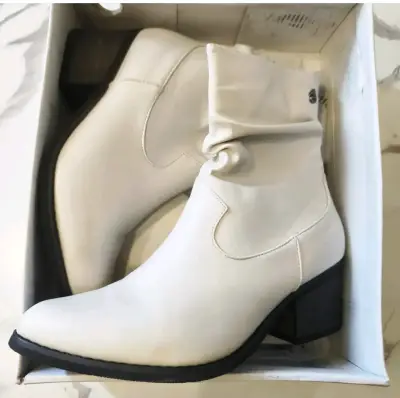Botines blancos de cuero sintético - miniatura 2