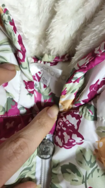 Chaqueta floral para bebé - miniatura 3