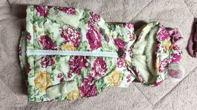 Chaqueta floral para bebé - miniatura 5