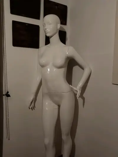 Maniquí de exhibición blanco - miniatura 3