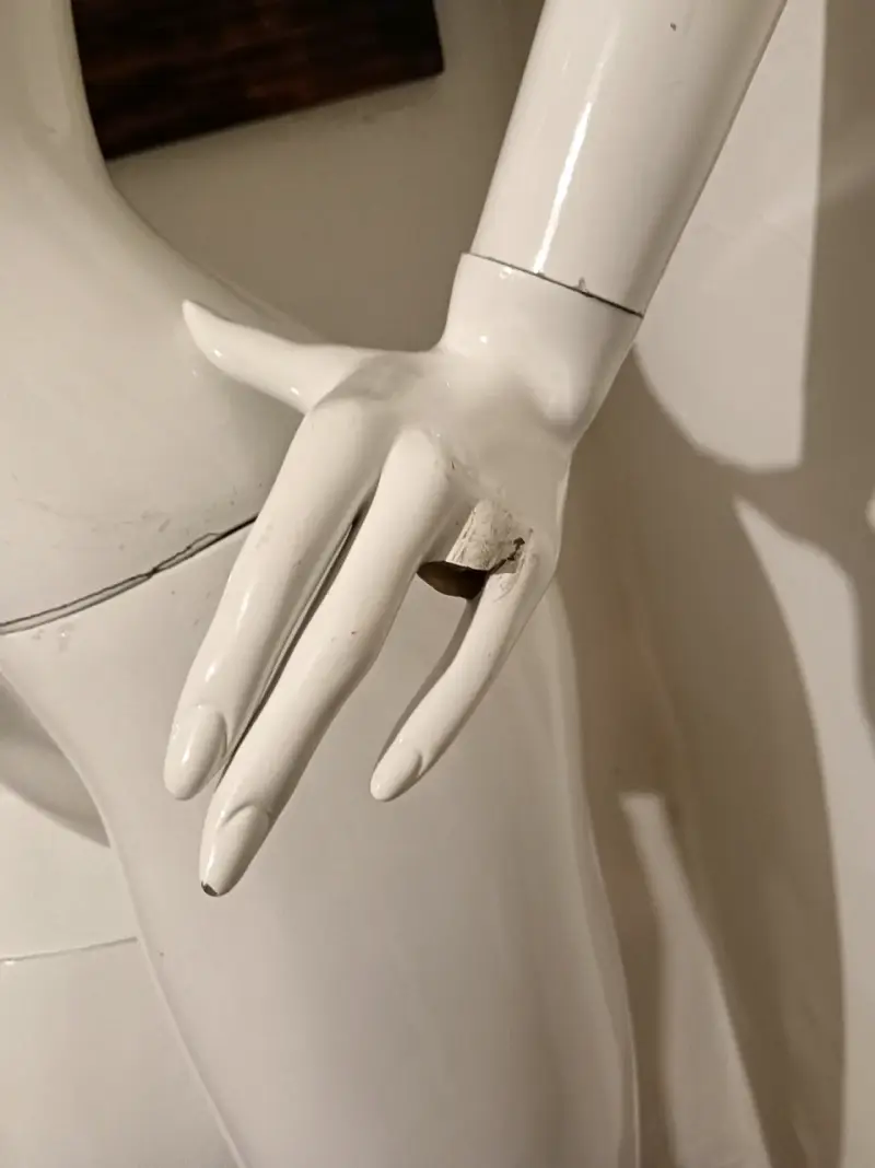 Maniquí de exhibición blanco - 4