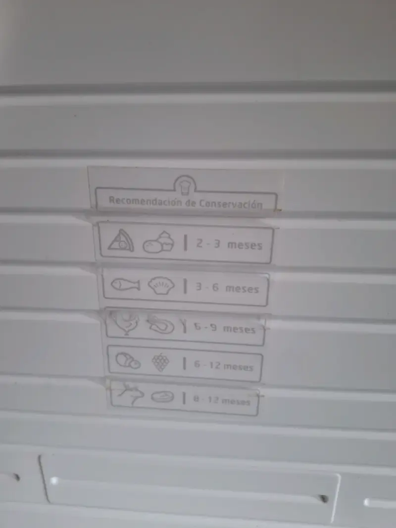 Congelador vertical Midea blanco - 5