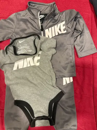 Conjunto deportivo Nike bebé - miniatura 1