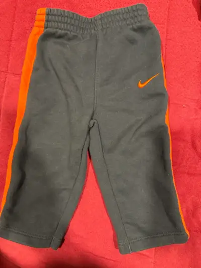 Pantalón deportivo nike negro para niño - miniatura 1