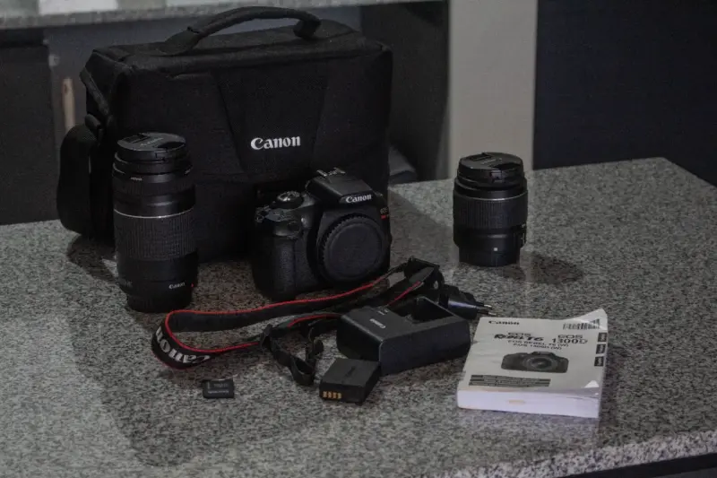 Cámara Canon t6 con lentes y accesorios - 1