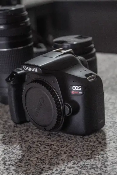 Cámara Canon t6 con lentes y accesorios - miniatura 2