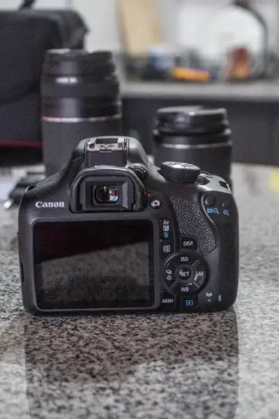 Cámara Canon t6 con lentes y accesorios - miniatura 3