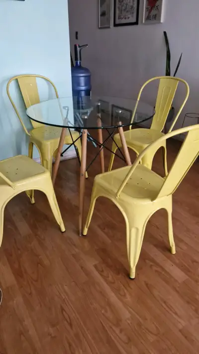 Juego de comedor +4 sillas - miniatura 1