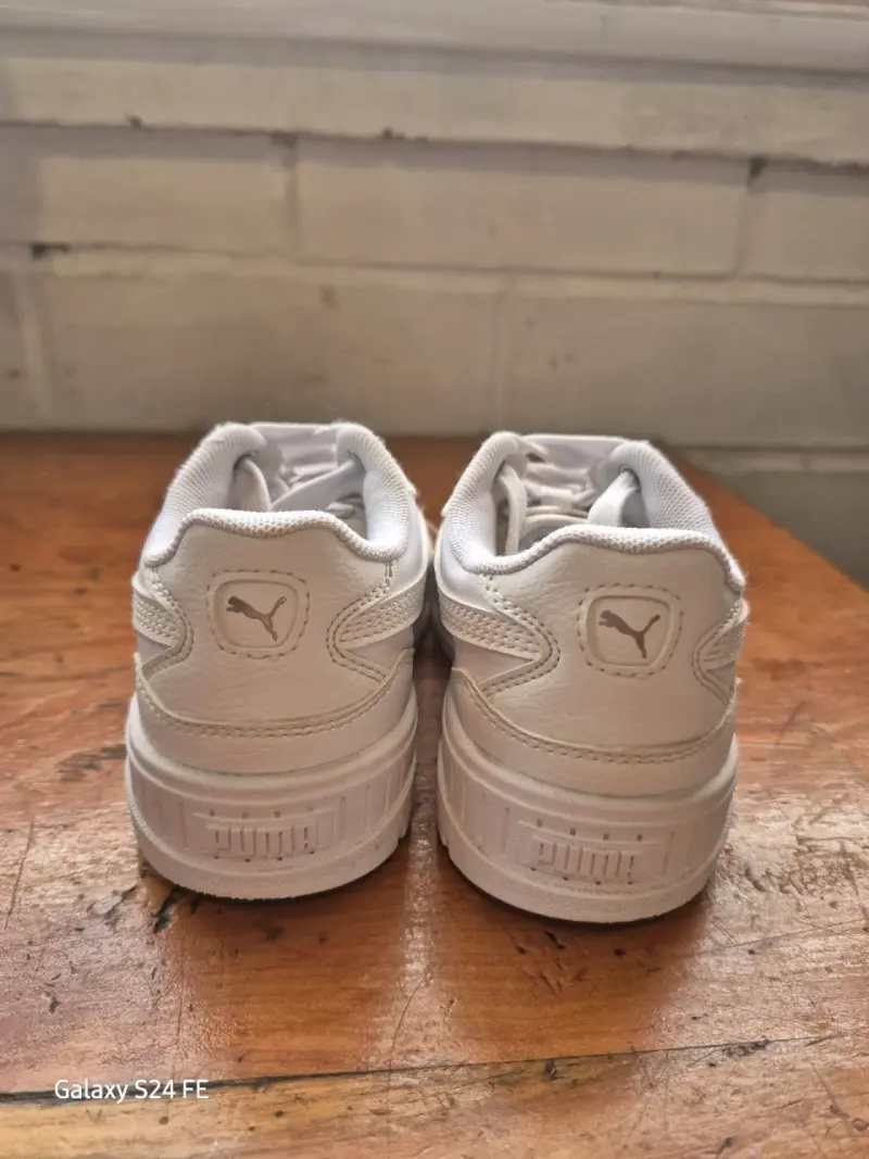 Zapatillas deportivas blancas Puma - 2