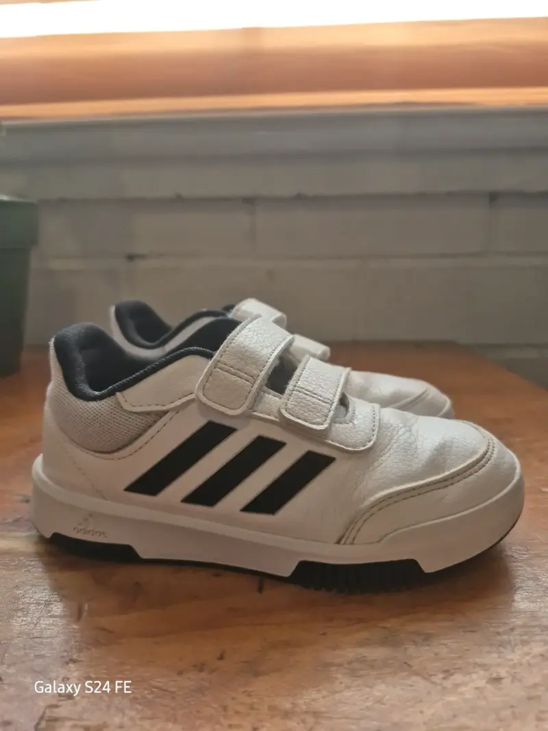 Zapatillas blancas casuales - 2