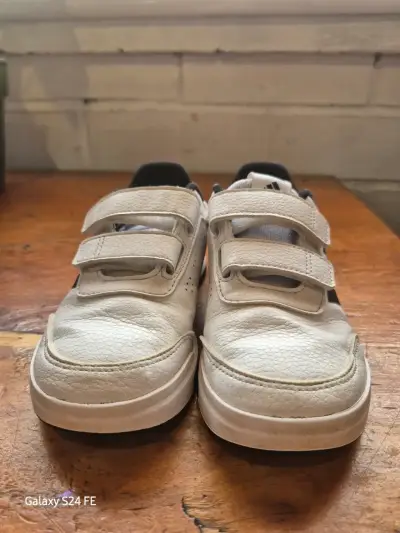 Zapatillas blancas casuales - miniatura 3