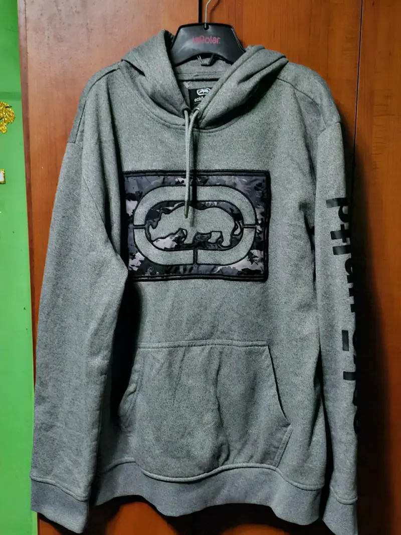 Chaqueta gris y negra - 4