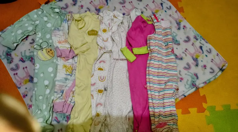 Lote de pijamas y leggings - 3