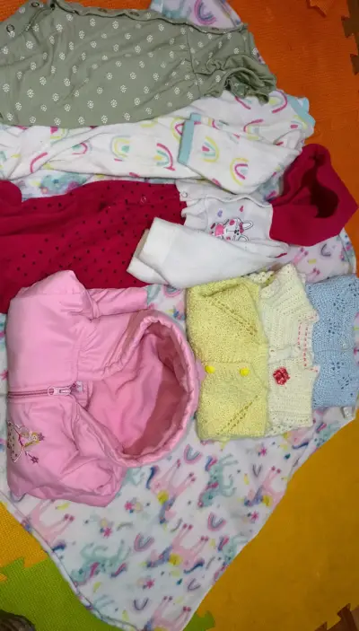 Lote de pijamas y leggings - miniatura 5