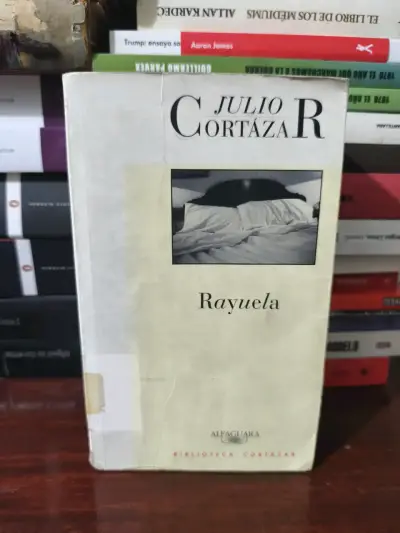 Libro 'Rayuela' de Julio Cortázar - miniatura 1