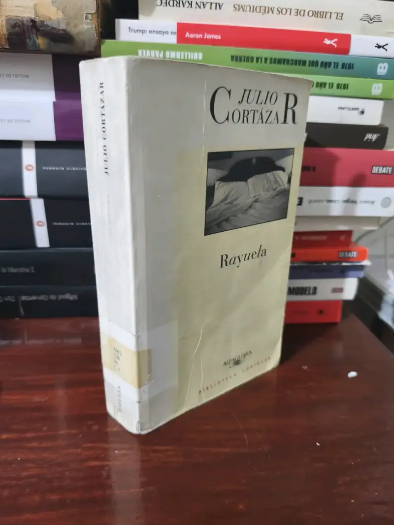 Libro 'Rayuela' de Julio Cortázar - 2