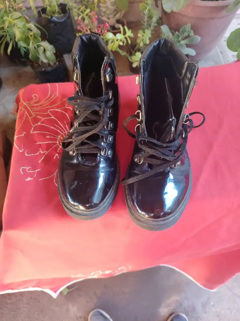 Botas de cuero negras brillantes - 2