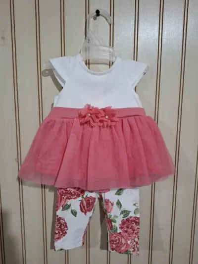 Vestido infantil con flores - miniatura 1