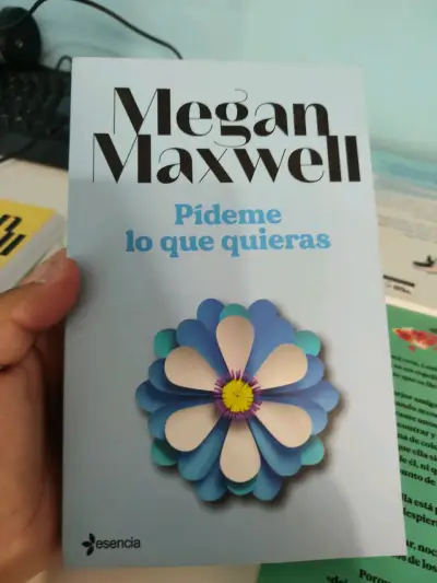 Libro 'Pídeme lo que quieras' Megan Maxwell - miniatura 1