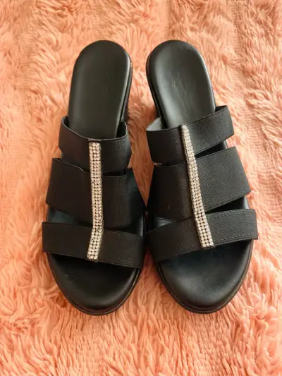 Sandalias negras con plataforma - miniatura 3