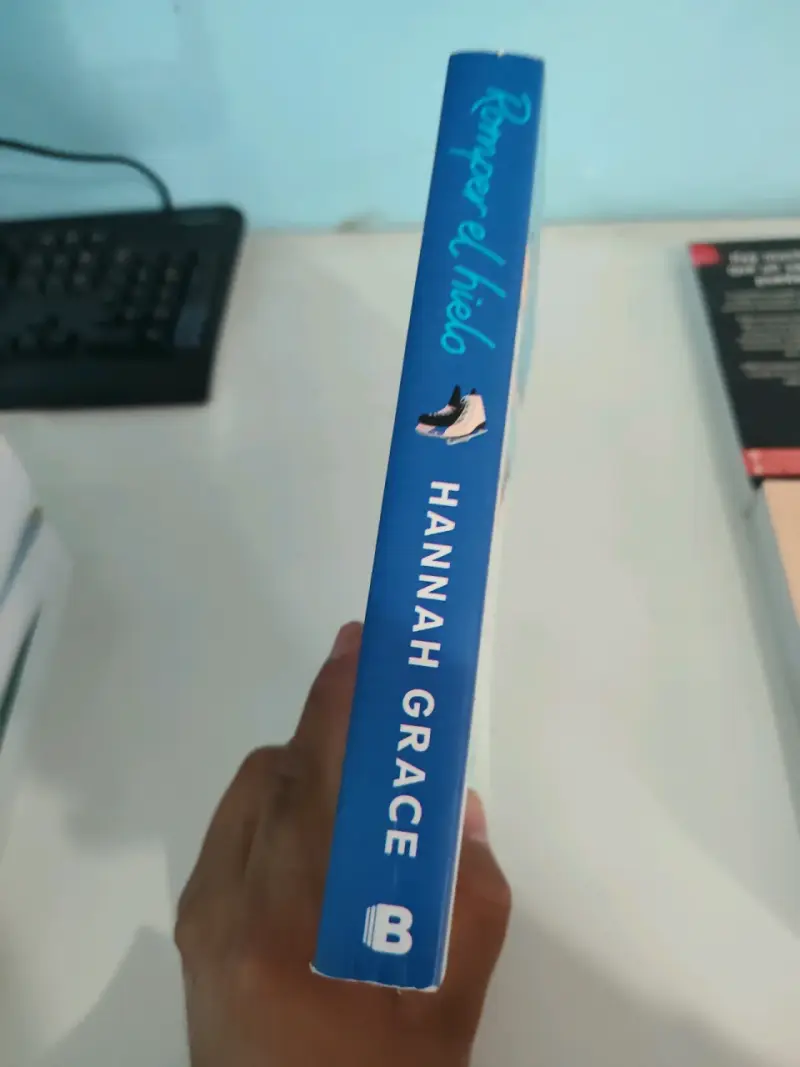 Libro 'Romper el hielo' Hannah Grace - 2