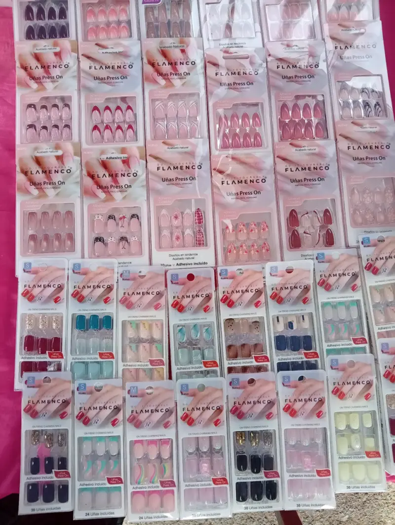Set de uñas postizas variadas - 1
