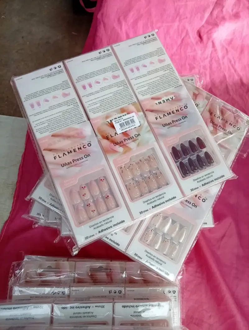Set de uñas postizas variadas - 3