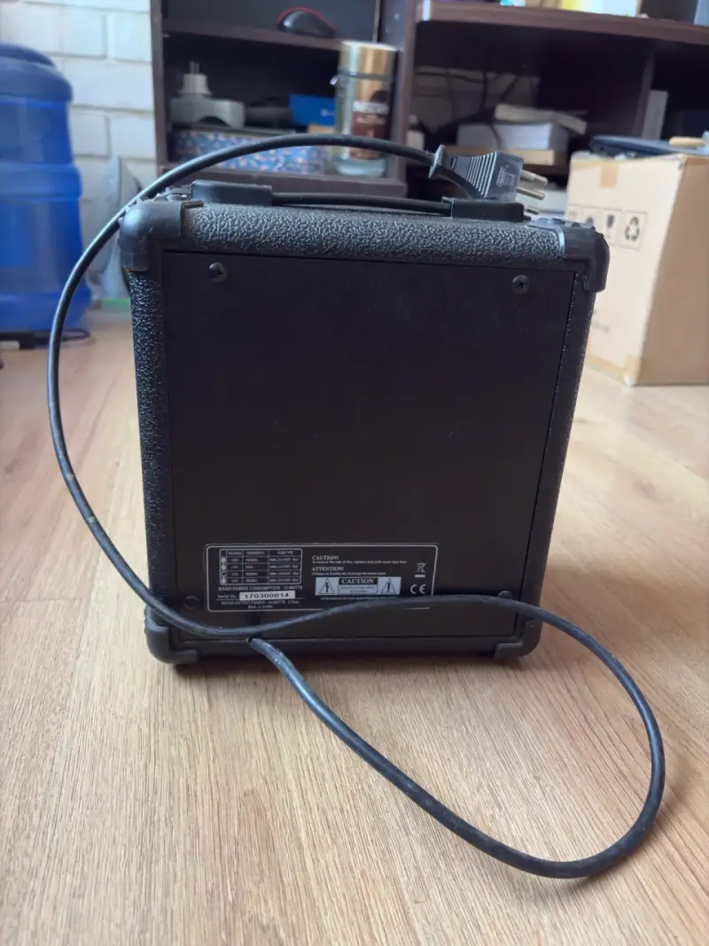 Amplificador de guitarra Washburn G-10 - 2