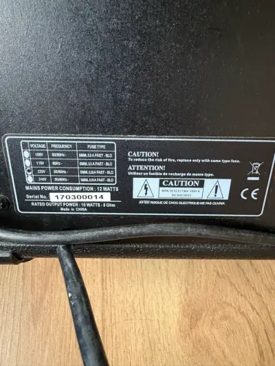 Amplificador de guitarra Washburn G-10 - miniatura 3