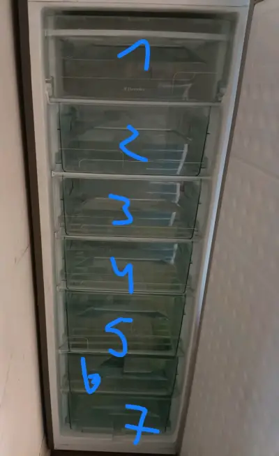 Freezer Electrolux vertical - miniatura 1