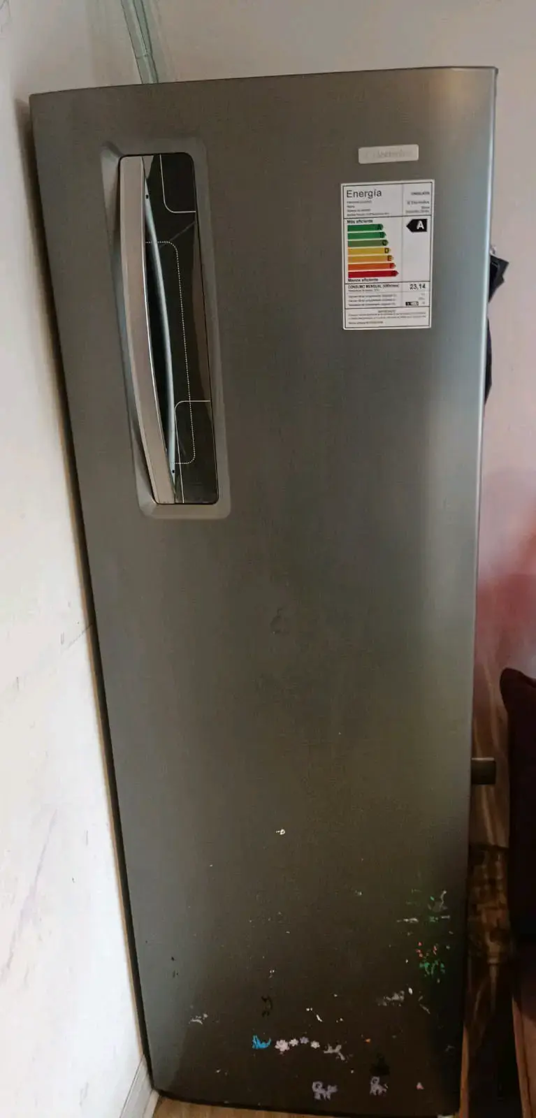 Freezer Electrolux vertical - 4