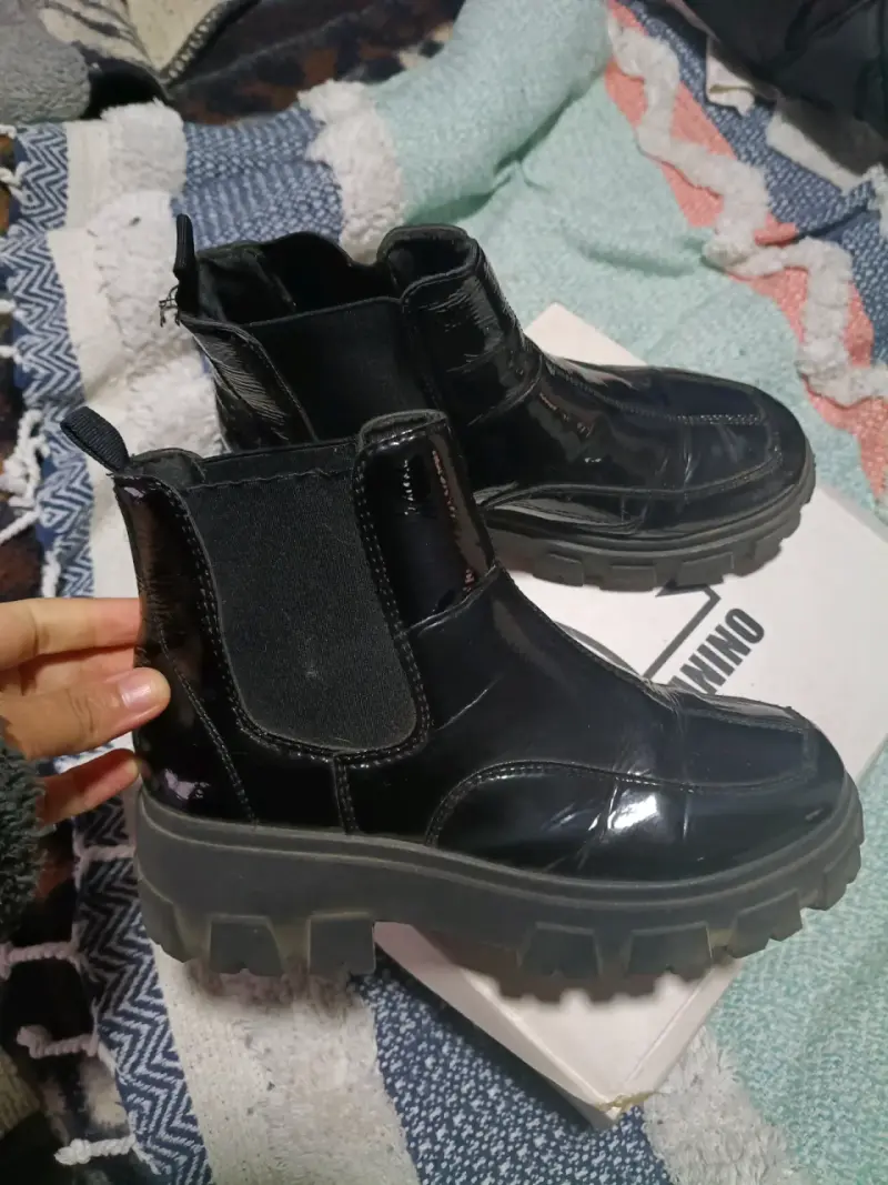 Botines negros con peluche - 3