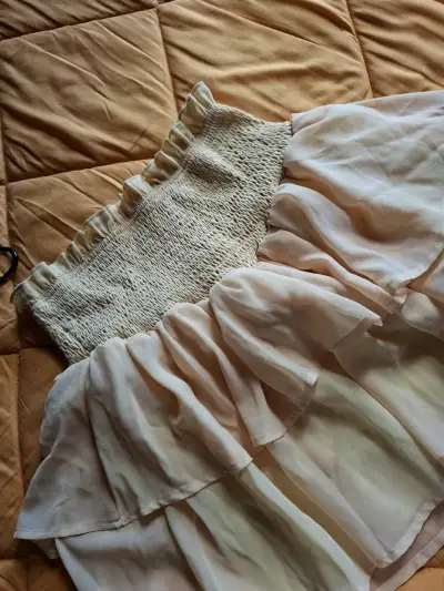 Falda amarilla clara con volantes - miniatura 3