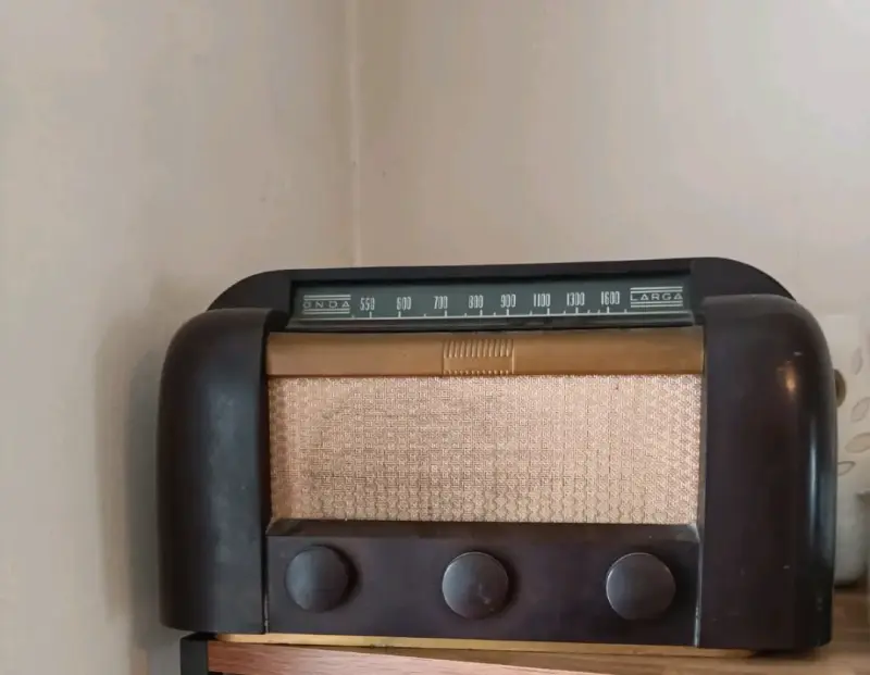 Radio antigua vintage RCA VICTOR - 2