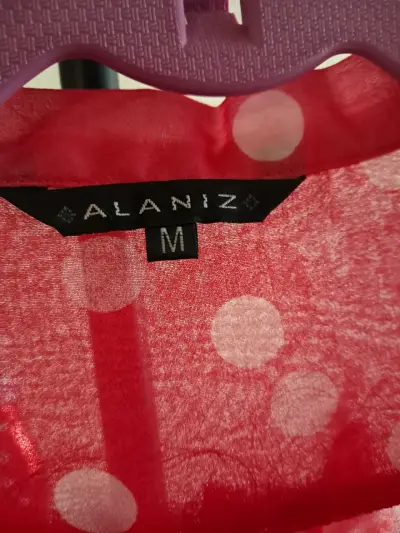 Blusa fucsia con lunares blancos - miniatura 3