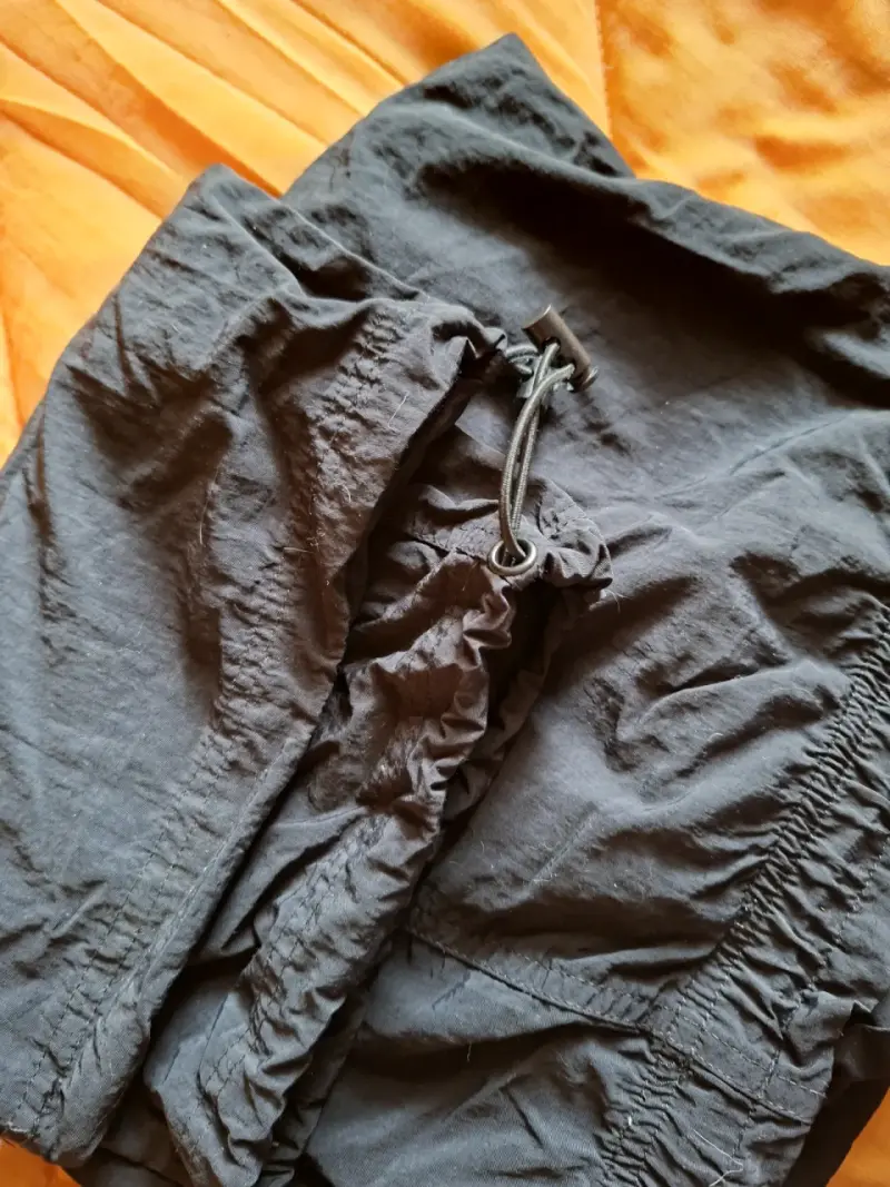 Pantalon cortaviento negros - 2