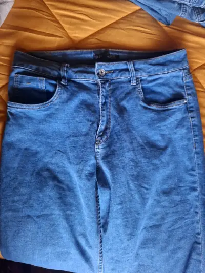 Jeans azul clásico para mujer - miniatura 3